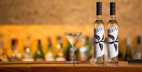 當(dāng)大紅袍遇見(jiàn)威士忌 小罐茶跨界酒飲的“錢(qián)途”三重奏