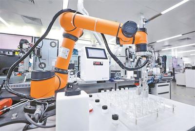 從實驗室走向生產線 | 機器人出戰，專攻新材料研發